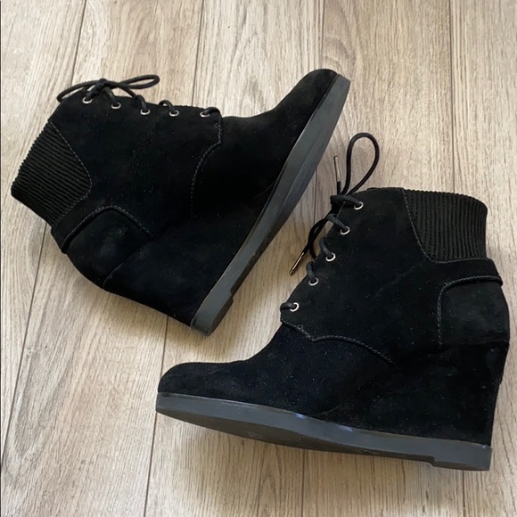 Michael Kors black suede wedged ankle boots - Picture 2 of 7